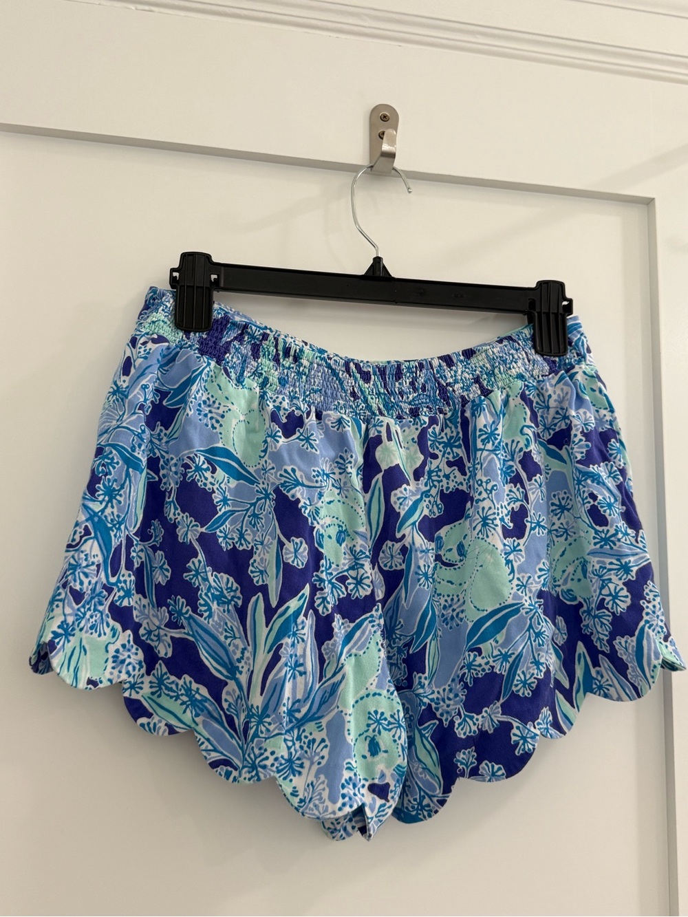 Lilly Pulitzer Royal Purple Dahlia scallop pull on shorts Koalafications - Picture 16 of 16